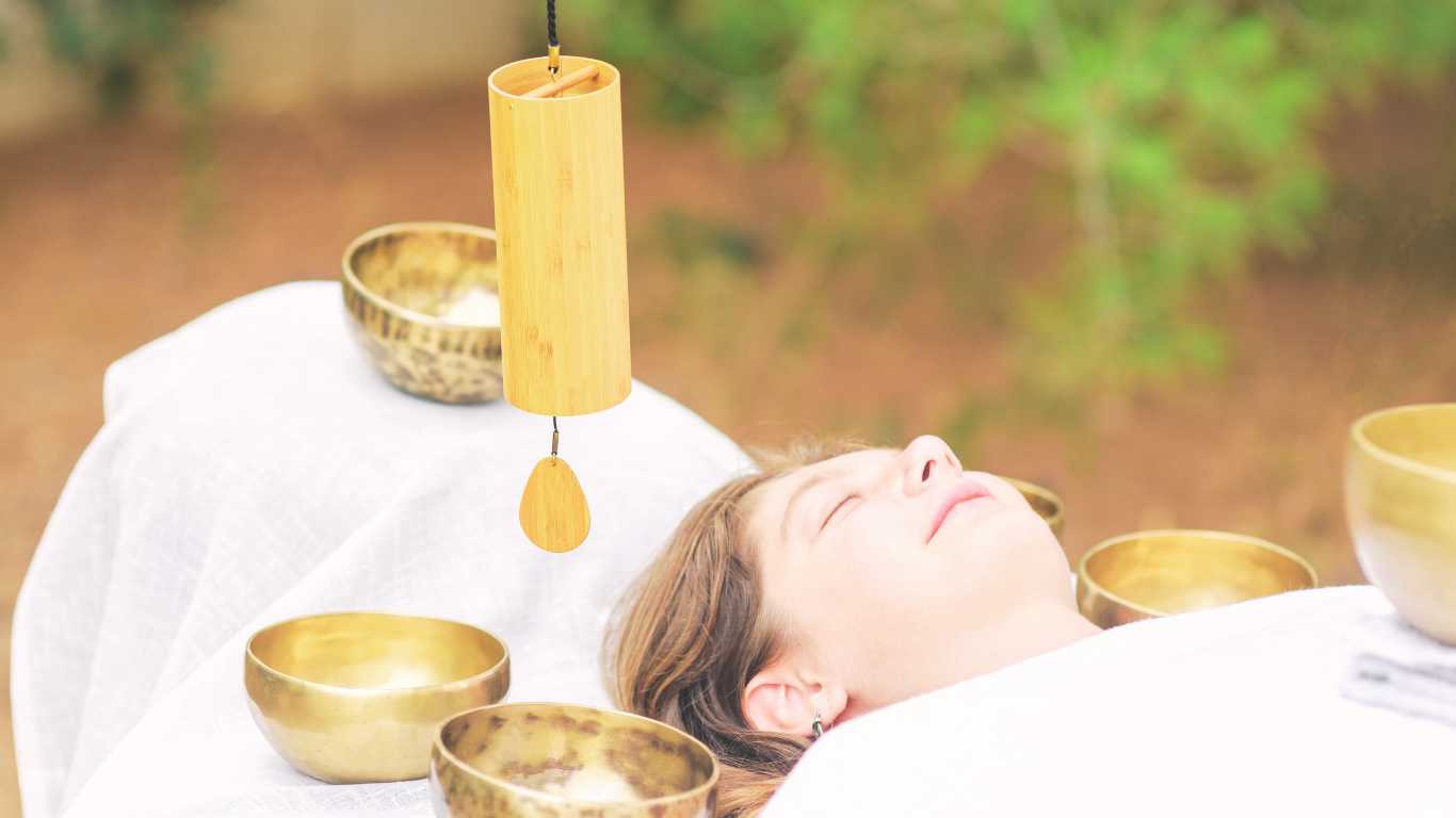 Bulle de détente au carillon et au bol tibétain. 